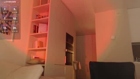 Hannah  welcome  online show from 02-19-25, 06:21