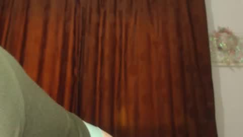     sara      i know you love me xoxox     online show from 09-24-25, 12:52