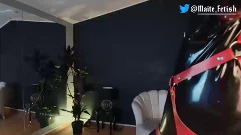 Maite online show from 11-15-25, 01:18