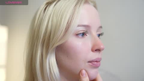 Snapshot of my_stella chatting on 12-03-24, 10:51 STELLA Im here today online show from 12-03-24, 10:51