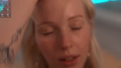Snapshot of my_stella chatting on 12-23-24, 07:09 STELLA Im here today online show from 12-23-24, 07:09