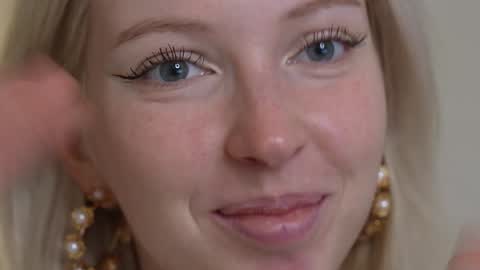 Snapshot of my_stella chatting on 02-02-25, 02:34 STELLA Im here today online show from 02-02-25, 02:34