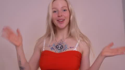 Snapshot of my_stella chatting on 02-04-25, 03:36 STELLA Im here today online show from 02-04-25, 03:36