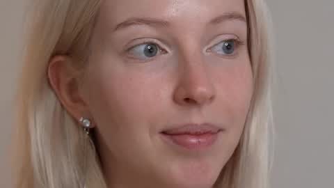 Snapshot of my_stella chatting on 02-09-25, 03:01 STELLA Im here today online show from 02-09-25, 03:01