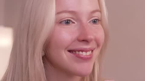Snapshot of my_stella chatting on 03-01-25, 03:49 STELLA Im here today online show from 03-01-25, 03:49
