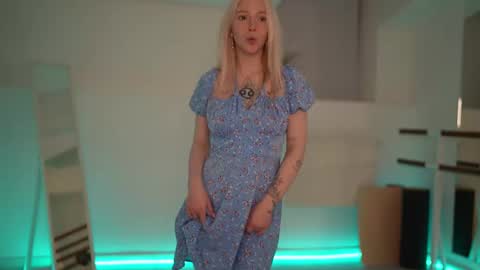 Snapshot of my_stella chatting on 03-06-25, 03:56 STELLA Im here today online show from 03-06-25, 03:56