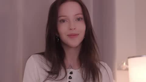 Snapshot of my_stella chatting on 10-09-25, 06:28 STELLA Im here today online show from 10-09-25, 06:28