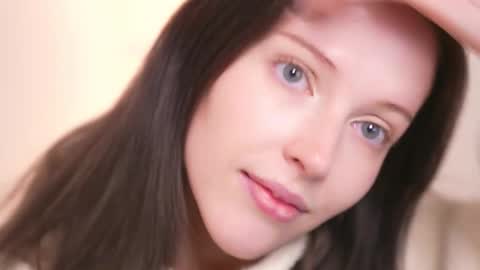 Snapshot of my_stella chatting on 10-13-25, 06:52 STELLA Im here today online show from 10-13-25, 06:52