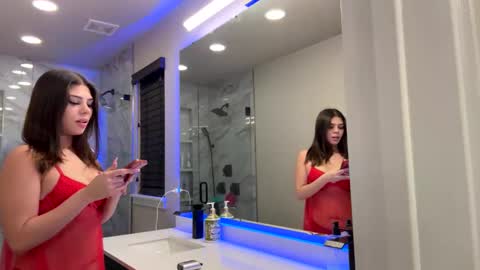 Snapshot of mycreamydreams chatting on 02-05-25, 03:55 mycreamydreams online show from 02-05-25, 03:55