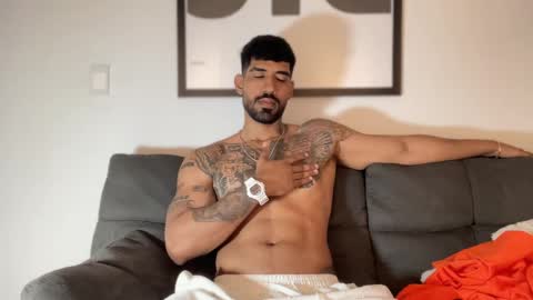 Snapshot of myke_esthetic chatting on 12-15-24, 07:02 Myke esthetic online show from 12-15-24, 07:02