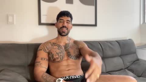 Snapshot of myke_esthetic chatting on 01-03-25, 10:19 Myke esthetic online show from 01-03-25, 10:19