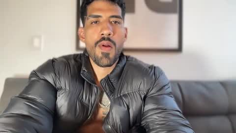 Snapshot of myke_esthetic chatting on 01-05-25, 10:29 Myke esthetic online show from 01-05-25, 10:29