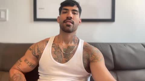 Snapshot of myke_esthetic chatting on 01-11-25, 08:32 Myke esthetic online show from 01-11-25, 08:32