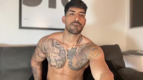 Snapshot of myke_esthetic chatting on 01-21-25, 12:57 Myke esthetic online show from 01-21-25, 12:57