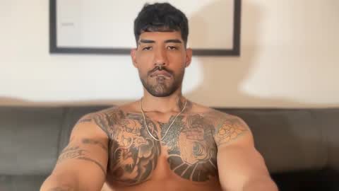 Snapshot of myke_esthetic chatting on 01-21-25, 03:59 Myke esthetic online show from 01-21-25, 03:59