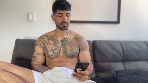 Snapshot of myke_esthetic chatting on 01-22-25, 05:17 Myke esthetic online show from 01-22-25, 05:17