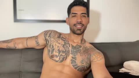 Snapshot of myke_esthetic chatting on 01-28-25, 05:32 Myke esthetic online show from 01-28-25, 05:32