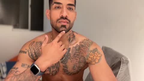 Snapshot of myke_esthetic chatting on 02-13-25, 03:18 Myke esthetic online show from 02-13-25, 03:18