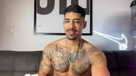 Snapshot of myke_esthetic chatting on 09-20-25, 11:17 Myke esthetic online show from 09-20-25, 11:17