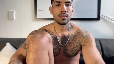 Snapshot of myke_esthetic chatting on 09-25-25, 08:01 Myke esthetic online show from 09-25-25, 08:01