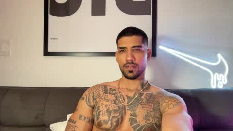 Snapshot of myke_esthetic chatting on 09-29-25, 11:53 Myke esthetic online show from 09-29-25, 11:53