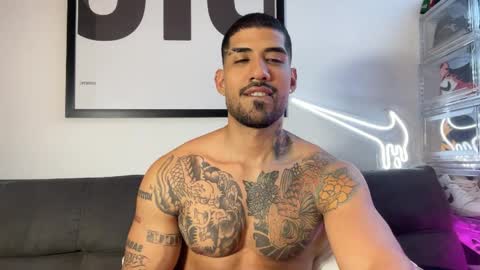 Snapshot of myke_esthetic chatting on 10-03-25, 10:18 Myke esthetic online show from 10-03-25, 10:18