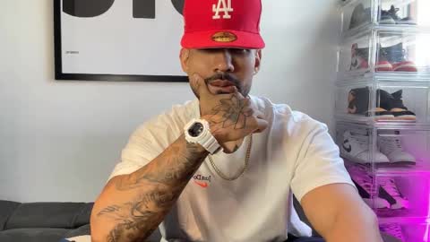 Snapshot of myke_esthetic chatting on 10-05-25, 07:01 Myke esthetic online show from 10-05-25, 07:01