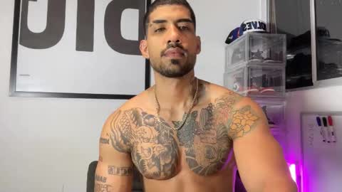 Snapshot of myke_esthetic chatting on 10-06-25, 07:17 Myke esthetic online show from 10-06-25, 07:17