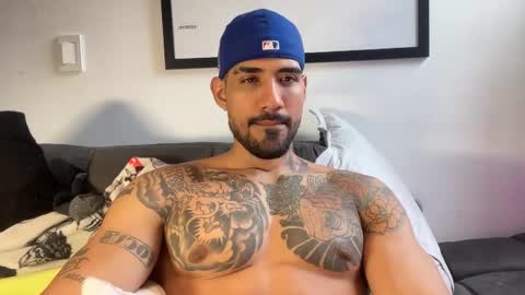 Snapshot of myke_esthetic chatting on 10-11-25, 08:18 Myke esthetic online show from 10-11-25, 08:18