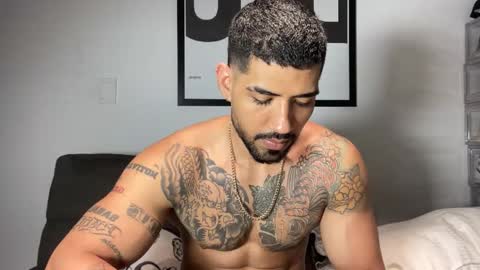 Snapshot of myke_esthetic chatting on 10-13-25, 11:16 Myke esthetic online show from 10-13-25, 11:16