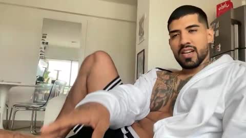 Snapshot of myke_esthetic chatting on 10-15-25, 06:41 Myke esthetic online show from 10-15-25, 06:41