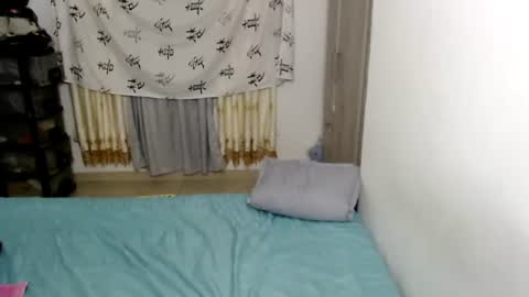 Snapshot of myke_xxx chatting on 06-14-26, 02:20 mike online show from 06-14-26, 02:20