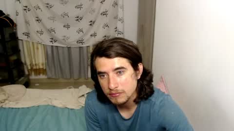 Snapshot of myke_xxx chatting on 06-25-26, 02:00 mike online show from 06-25-26, 02:00
