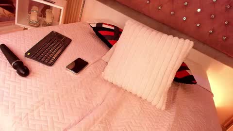 Snapshot of myladreams_ chatting on 07-05-26, 04:19 Myla online show from 07-05-26, 04:19