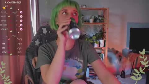 MylaFlores online show from 03-09-25, 05:11