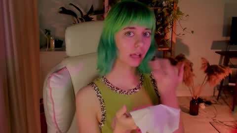 MylaFlores online show from 10-05-25, 09:45