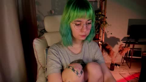 MylaFlores online show from 10-14-25, 02:45