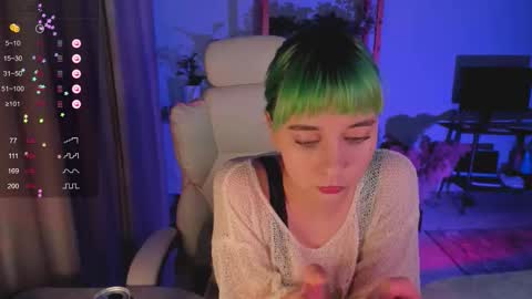 MylaFlores online show from 12-16-25, 12:26