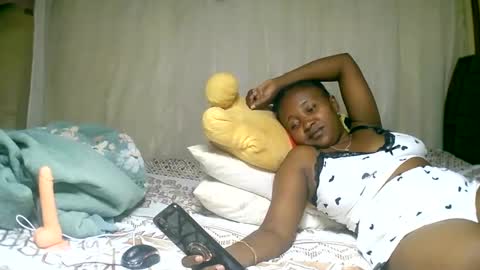 Snapshot of mylindasweet chatting on 01-05-25, 10:32 linda online show from 01-05-25, 10:32