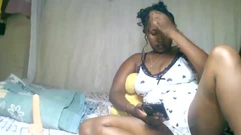 Snapshot of mylindasweet chatting on 01-05-25, 01:47 linda online show from 01-05-25, 01:47