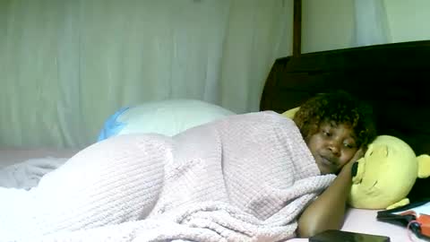 Snapshot of mylindasweet chatting on 02-04-25, 03:33 linda online show from 02-04-25, 03:33