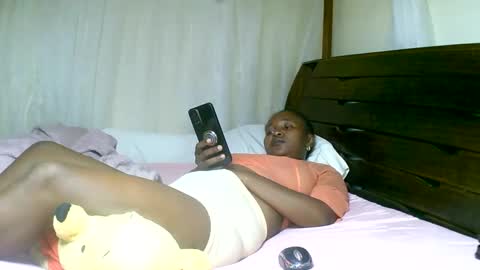 Snapshot of mylindasweet chatting on 02-06-25, 01:10 linda online show from 02-06-25, 01:10