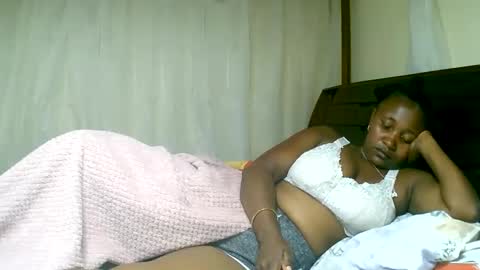 Snapshot of mylindasweet chatting on 02-11-25, 03:40 linda online show from 02-11-25, 03:40