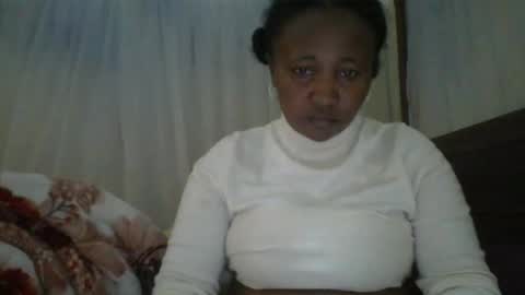 Snapshot of mylindasweet chatting on 12-19-25, 12:12 linda online show from 12-19-25, 12:12
