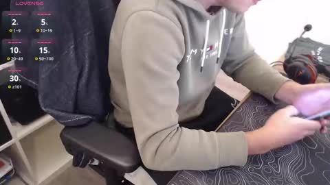 Snapshot of myplaytime1 chatting on 10-24-25, 04:58 myplaytime1 online show from 10-24-25, 04:58