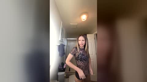 Snapshot of mypreacherswife4 chatting on 01-17-26, 04:43 mypreacherswife4 online show from 01-17-26, 04:43