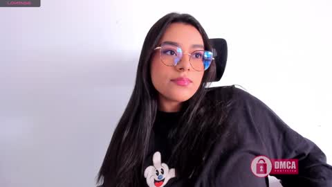 Snapshot of mypretty_isabella chatting on 01-21-25, 07:06 Bella online show from 01-21-25, 07:06