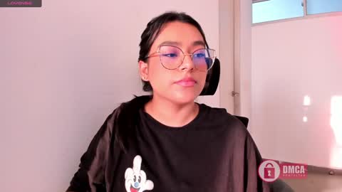 Snapshot of mypretty_isabella chatting on 01-21-25, 10:08 Bella online show from 01-21-25, 10:08