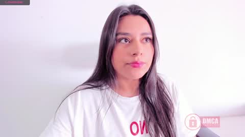 Snapshot of mypretty_isabella chatting on 01-30-25, 05:49 Bella online show from 01-30-25, 05:49