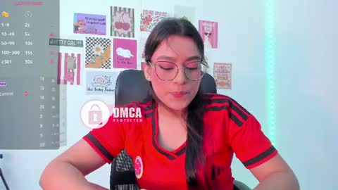 Bella online show from 06-18-26, 02:01